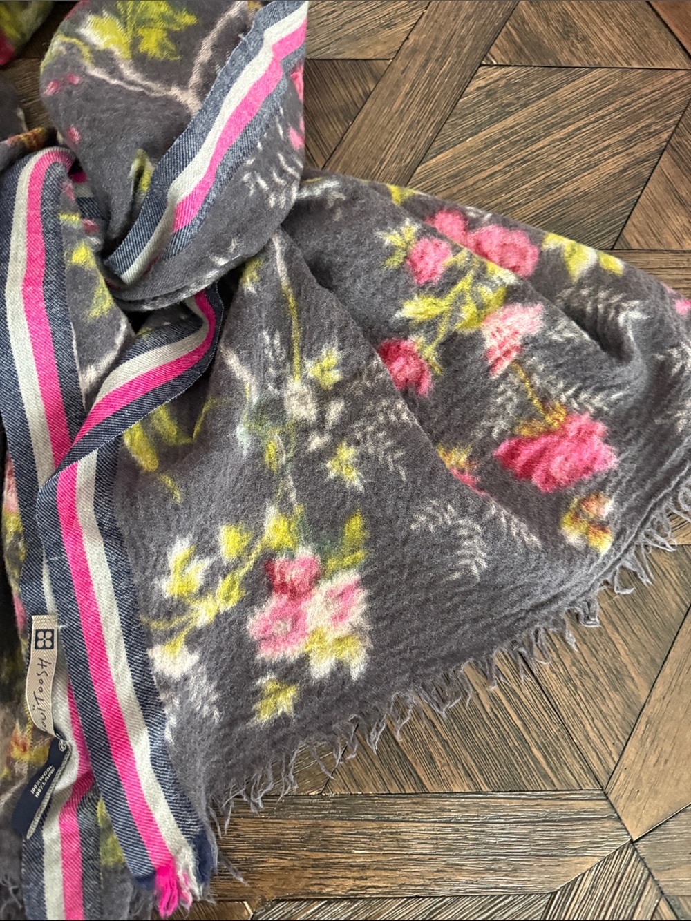 Inoui Toosh Paris French Wool Scarf Floral Botanical Wrap Shawl Charcoal Pink - Picture 4 of 7